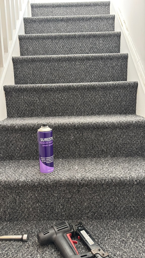 Lot: 113 - SIX FLATS FOR INVESTMENT - Nwew carpet fitted at James House